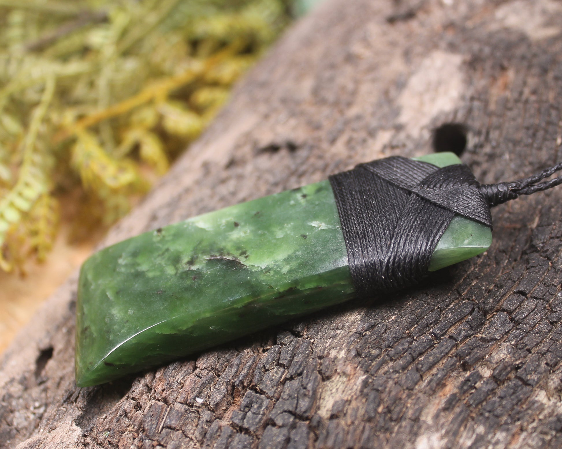 Hapopo Pounamu Toki - NZ Greenstone