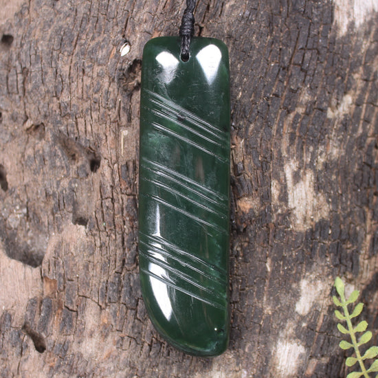 Taniwha Tooth or Niho carved from Kawakawa Pounamu - NZ Greenstone