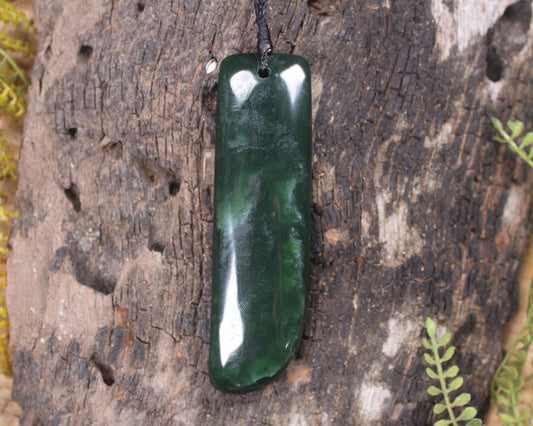 Taniwha Tooth or Niho carved from Kawakawa Pounamu - NZ Greenstone