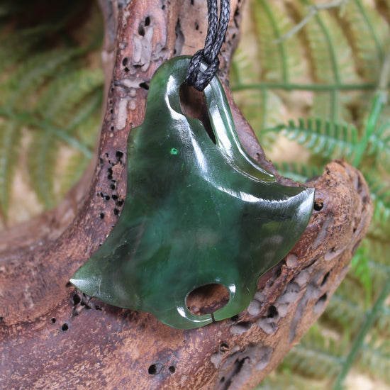 Stingray or Whai carved from Kawakawa Pounamu - NZ Greenstone