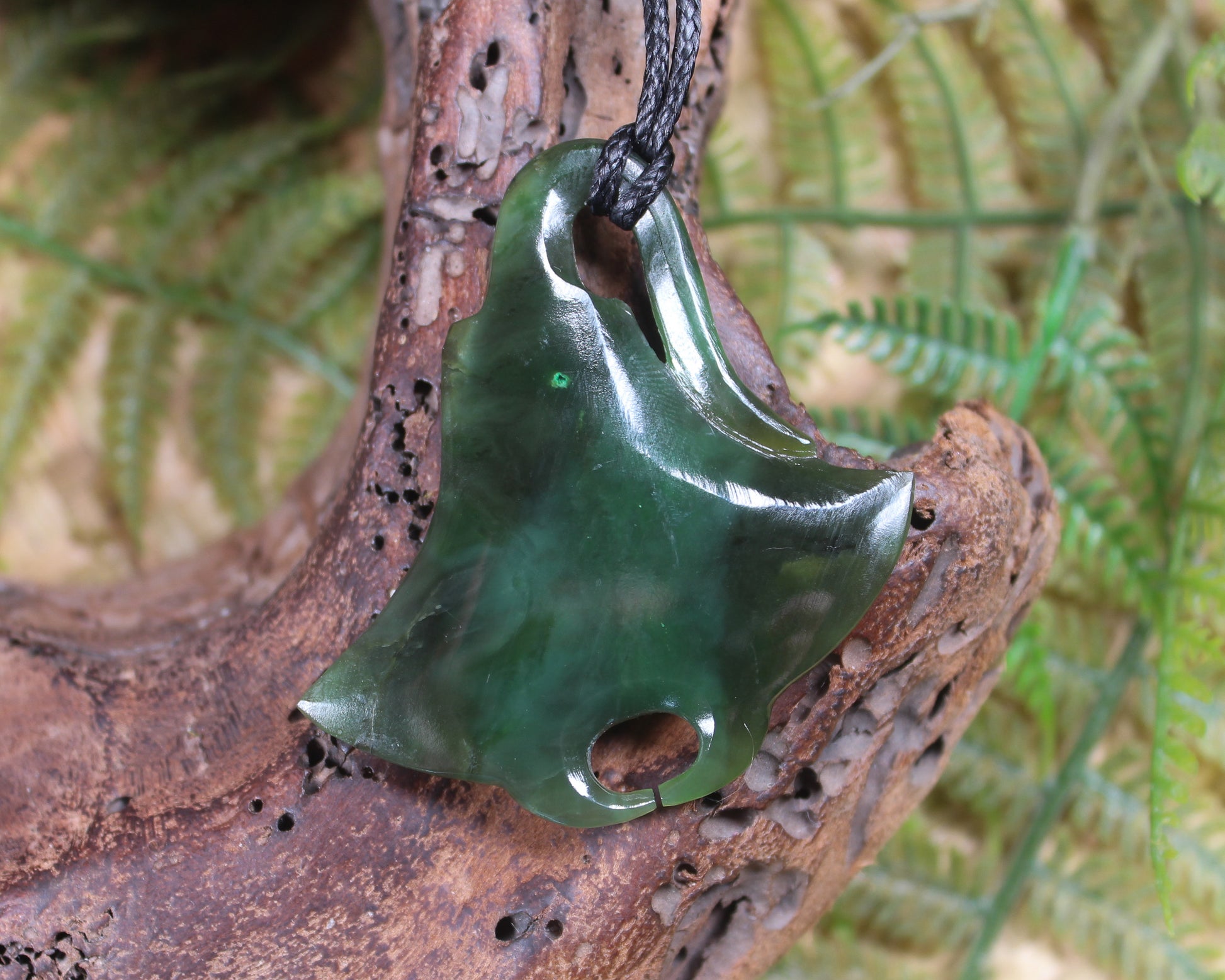 Stingray or Whai carved from Kawakawa Pounamu - NZ Greenstone