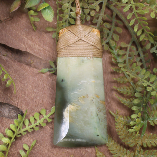 Hapopo Pounamu Toki - NZ Greenstone