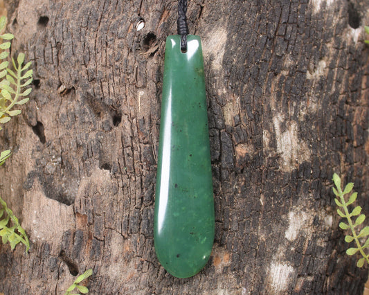 Roimata Teardrop carved from Hapopo Pounamu - NZ Greenstone