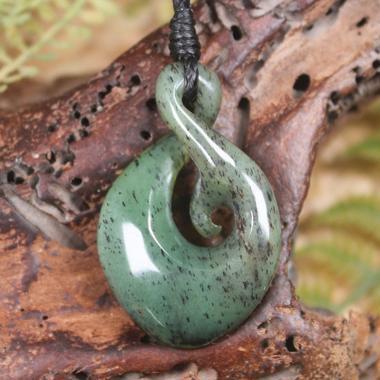Twist or Pikorua carved from Tangiwai Pounamu - NZ Greenstone