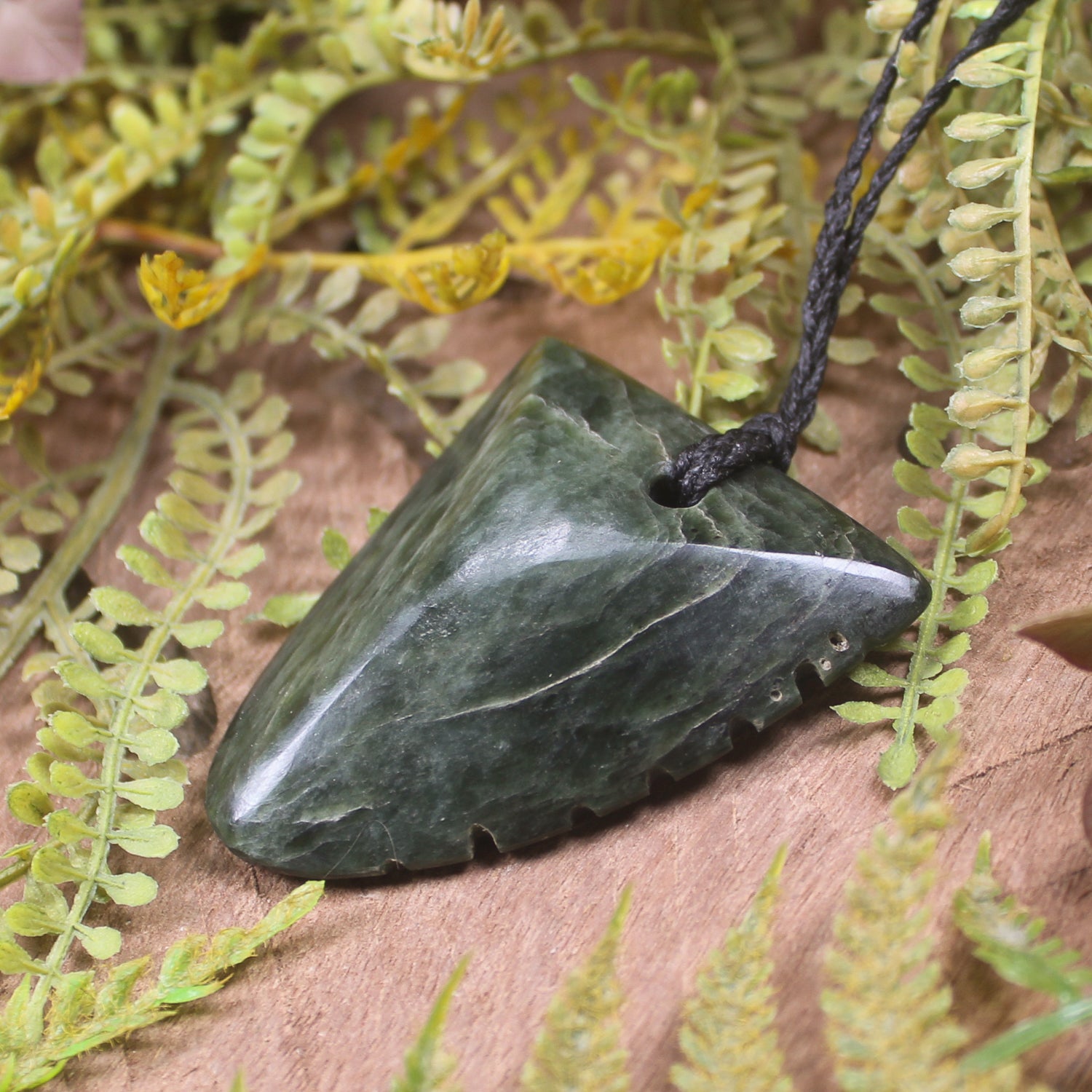 Tooth pendant carved from Kawakawa Pounamu - NZ Greenstone