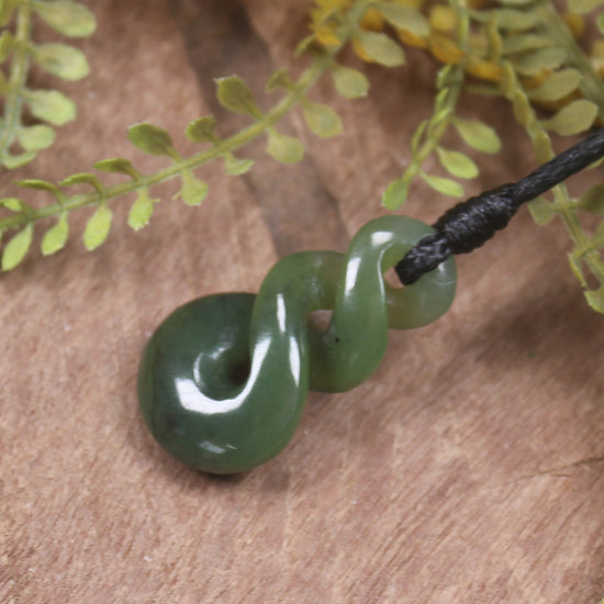 Twist or Pikorua carved from Hapopo Pounamu - NZ Greenstone