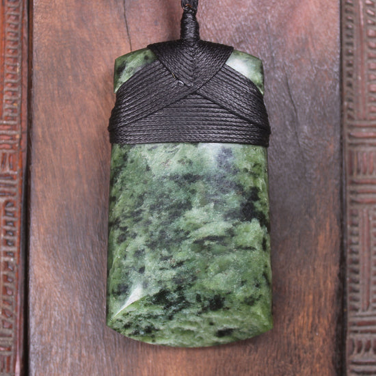 Kawakawa Pounamu Toki