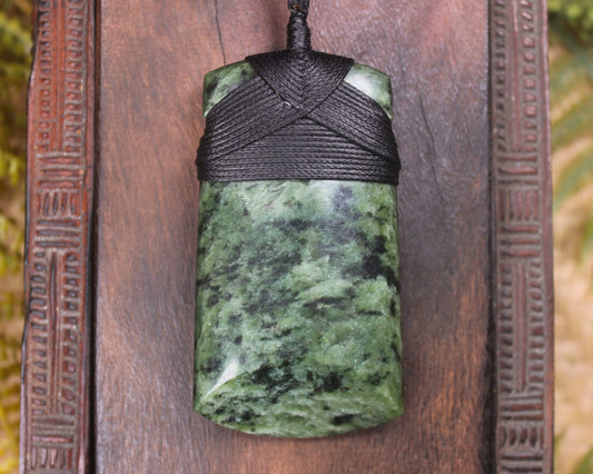 Kawakawa Pounamu Toki