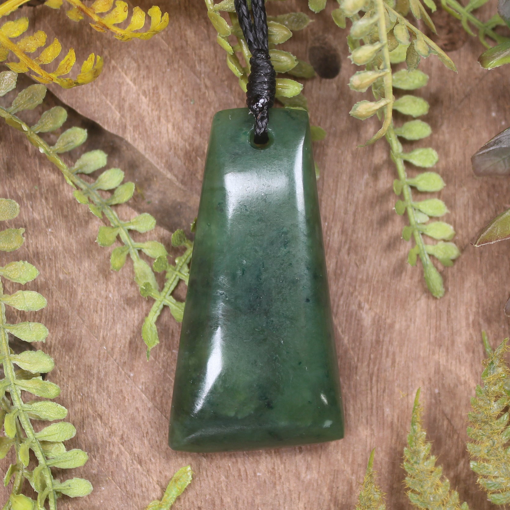 Kawakawa Pounamu Toki