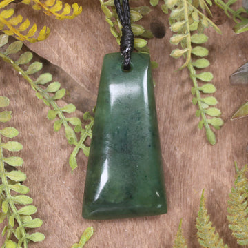 Kawakawa Pounamu Toki