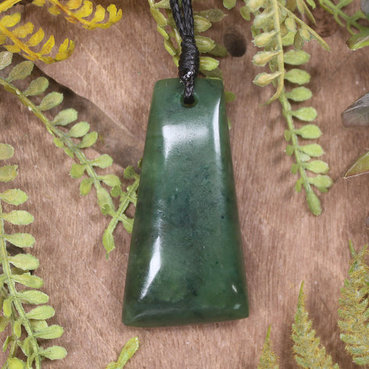 Kawakawa Pounamu Toki