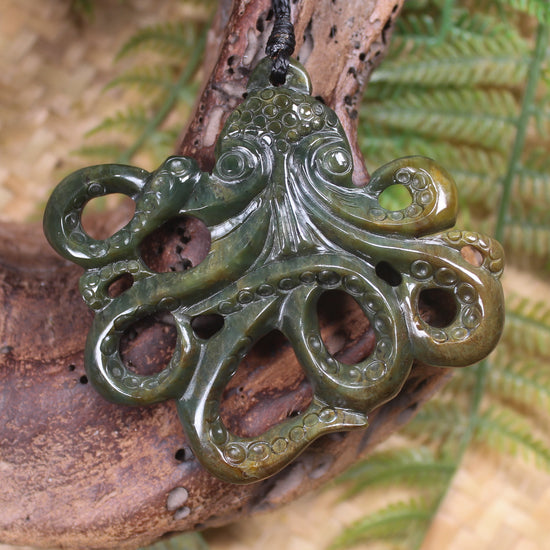 Te Wheke or Octopus Pendant carved from Totoweka Pounamu - NZ Greenstone