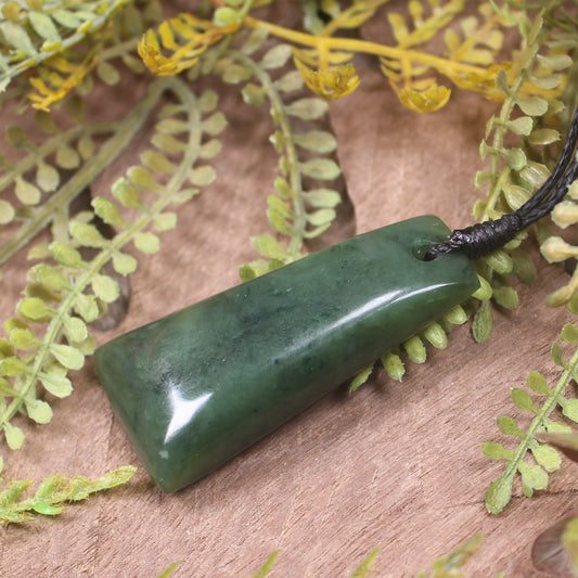 Kawakawa Pounamu Toki