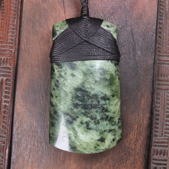 Kawakawa Pounamu Toki