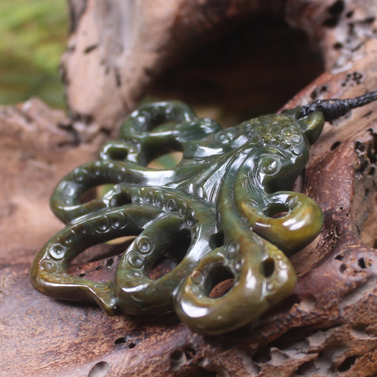 Te Wheke or Octopus Pendant carved from Totoweka Pounamu - NZ Greenstone