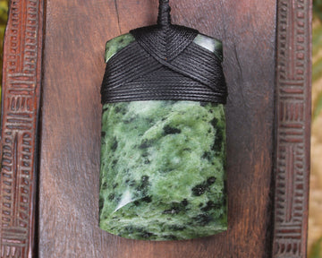 Kawakawa Pounamu Toki