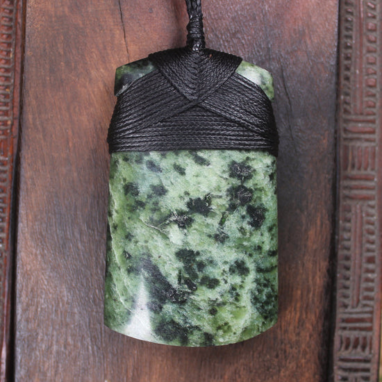 Kawakawa Pounamu Toki