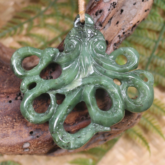 Te Wheke or Octopus Pendant carved from Hapopo Pounamu - NZ Greenstone