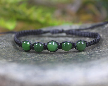 Adjustable cord bracelet with Pounamu