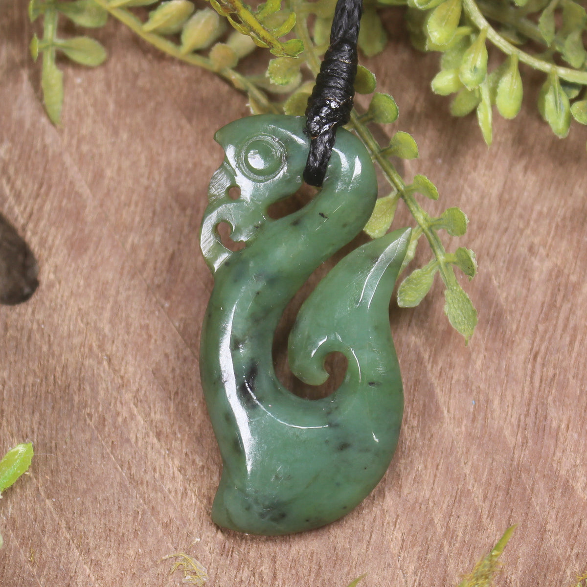 Hapopo pounamu manaia pendant - NZ Greenstone