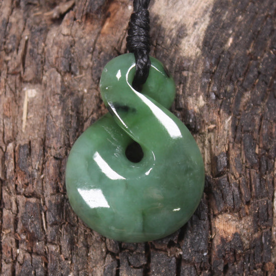 Twist or Pikorua carved from Hapopo Pounamu - NZ Greenstone