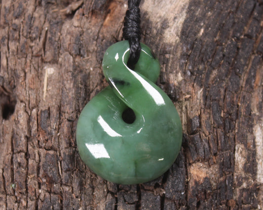 Twist or Pikorua carved from Hapopo Pounamu - NZ Greenstone