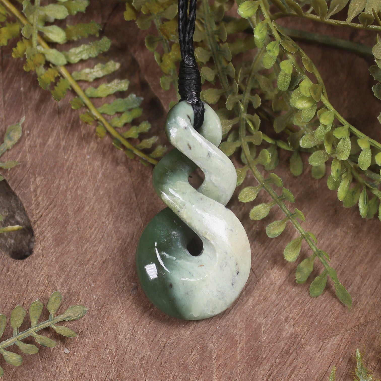 Twist or Pikorua carved from Hapopo Pounamu - NZ Greenstone