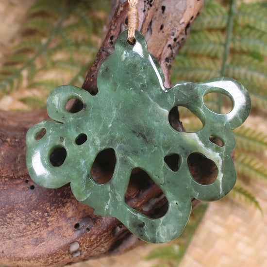 Te Wheke or Octopus Pendant carved from Hapopo Pounamu - NZ Greenstone