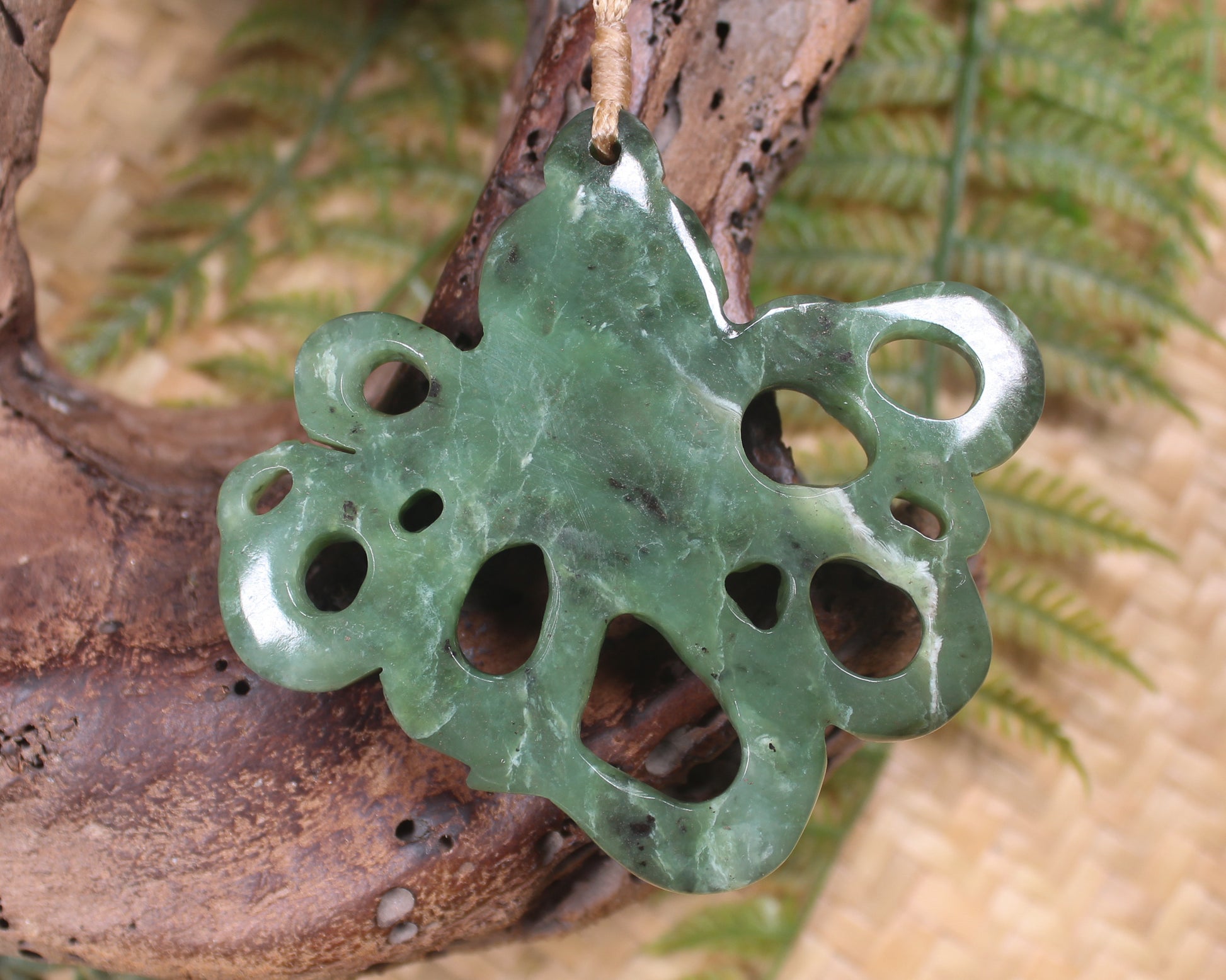 Te Wheke or Octopus Pendant carved from Hapopo Pounamu - NZ Greenstone