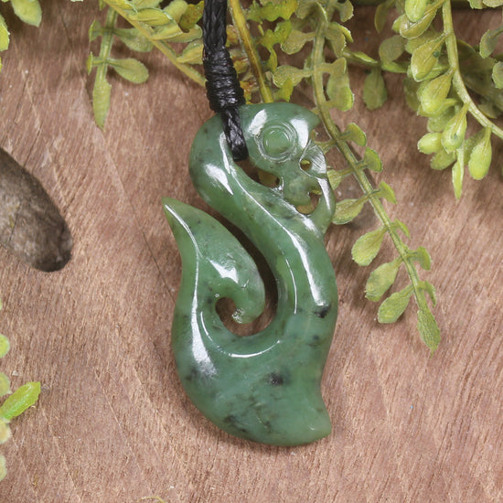 Hapopo pounamu manaia pendant - NZ Greenstone