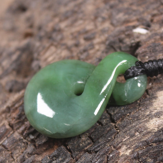 Twist or Pikorua carved from Hapopo Pounamu - NZ Greenstone