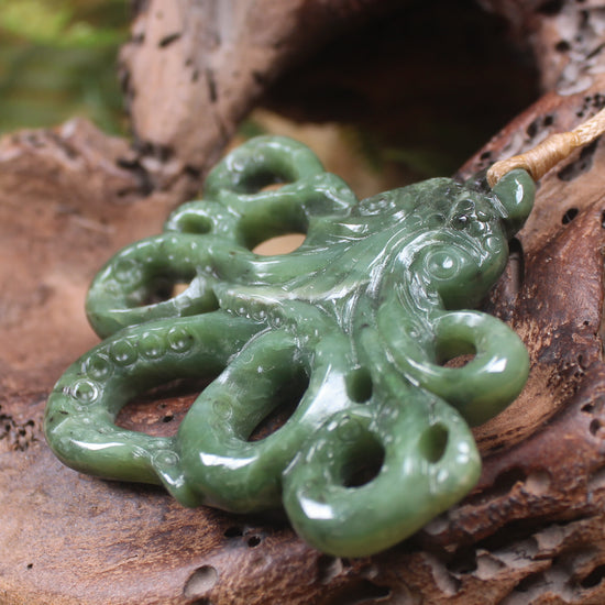 Te Wheke or Octopus Pendant carved from Hapopo Pounamu - NZ Greenstone