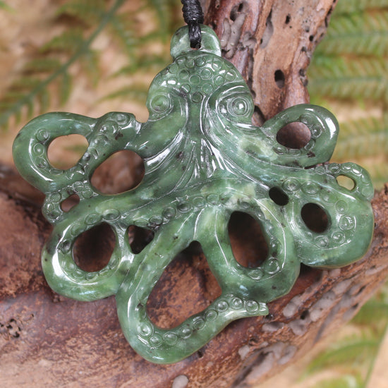 Te Wheke or Octopus Pendant carved from Hapopo Pounamu - NZ Greenstone