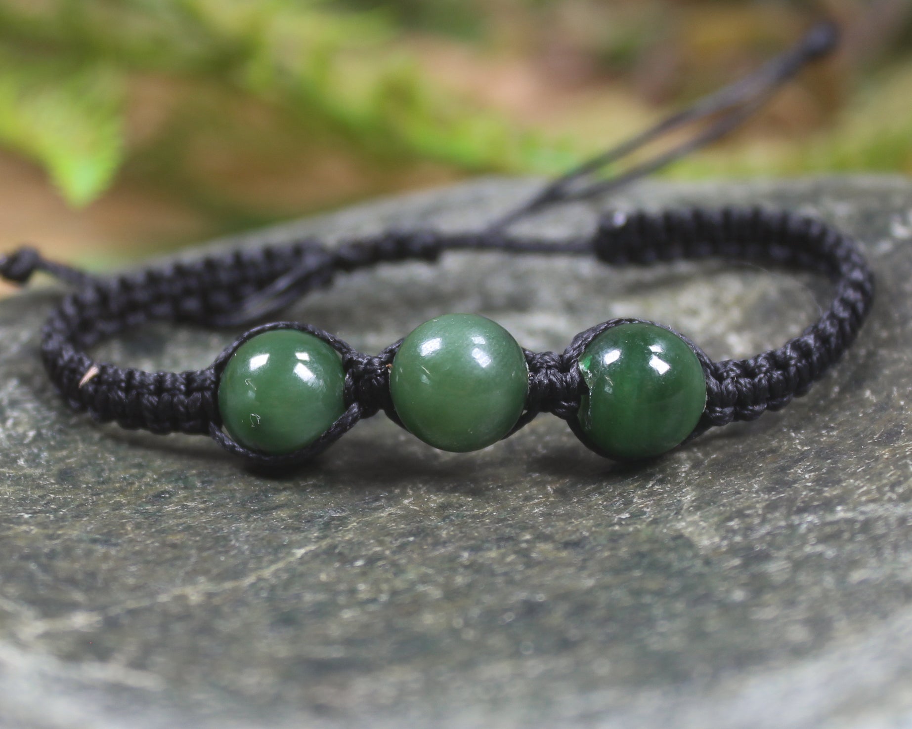 Adjustable cord bracelet with Pounamu