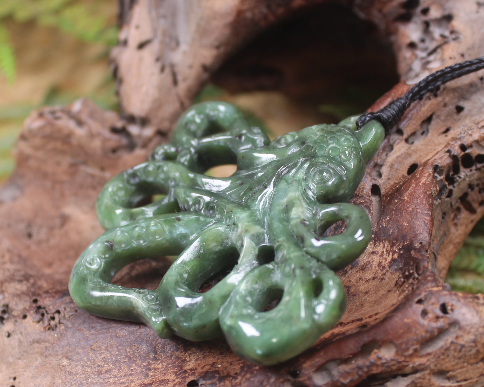 Te Wheke or Octopus Pendant carved from Hapopo Pounamu - NZ Greenstone