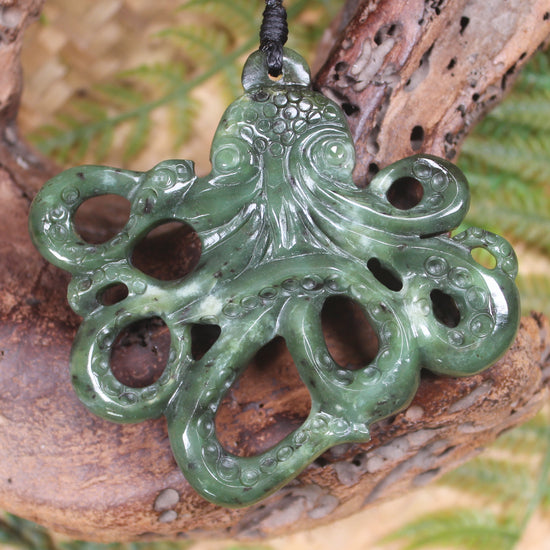 Te Wheke or Octopus Pendant carved from Hapopo Pounamu - NZ Greenstone