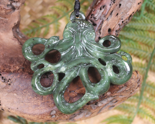 Te Wheke or Octopus Pendant carved from Hapopo Pounamu - NZ Greenstone