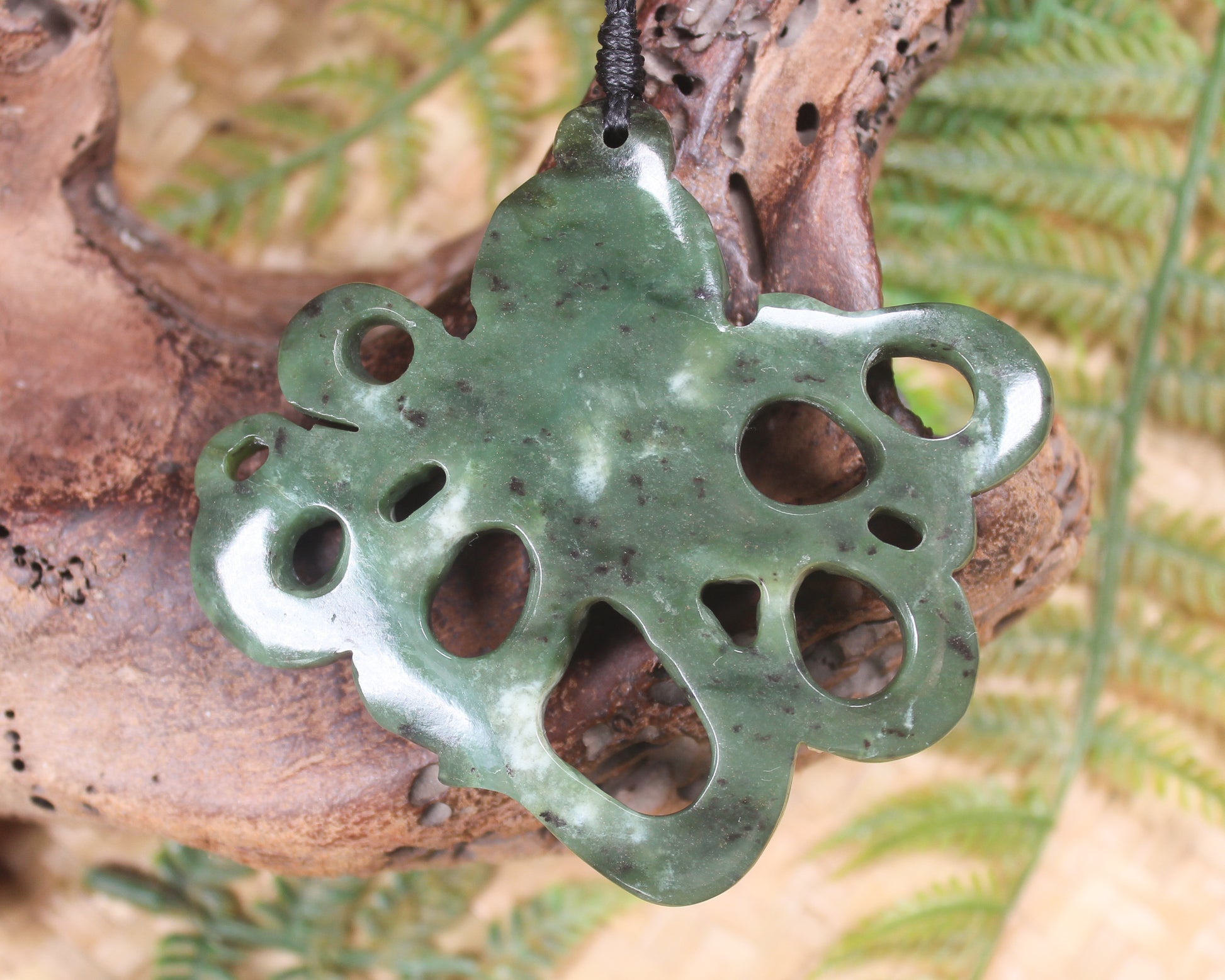 Te Wheke or Octopus Pendant carved from Hapopo Pounamu - NZ Greenstone