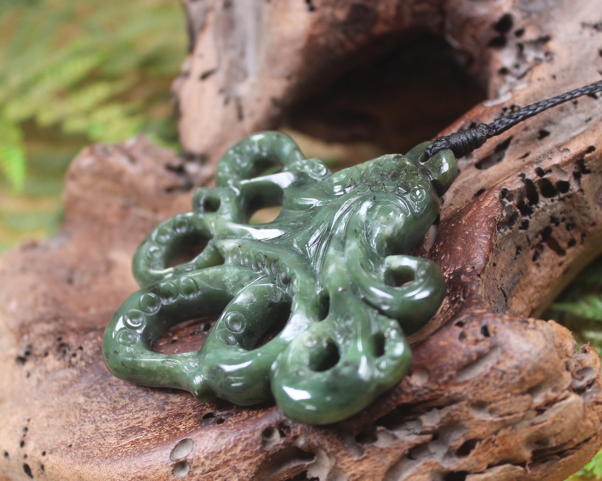 Te Wheke or Octopus Pendant carved from Hapopo Pounamu - NZ Greenstone