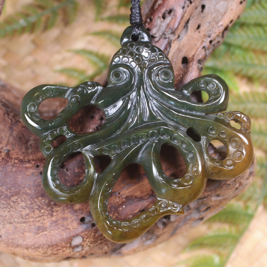 Te Wheke or Octopus Pendant carved from Totoweka Pounamu - NZ Greenstone