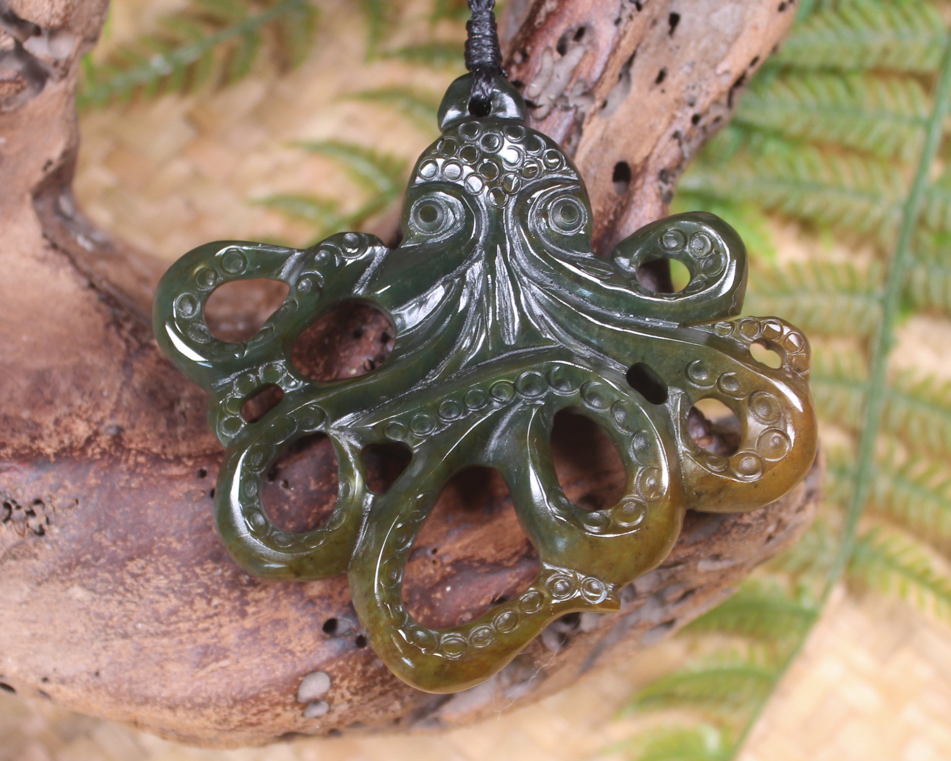 Te Wheke or Octopus Pendant carved from Totoweka Pounamu - NZ Greenstone