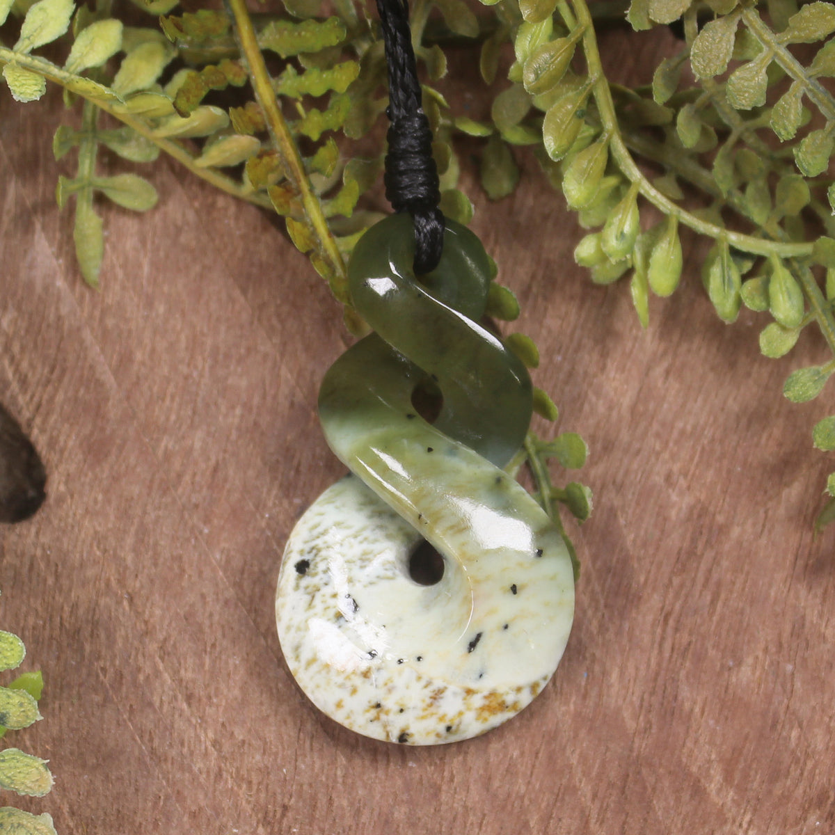 Twist or Pikorua carved from Hapopo Pounamu - NZ Greenstone