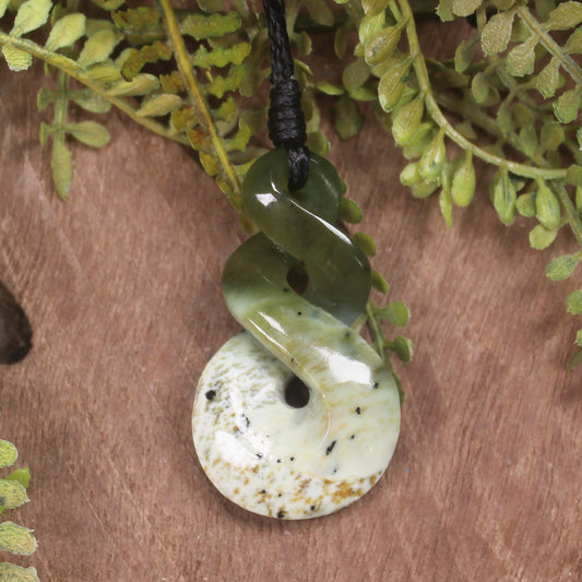Twist or Pikorua carved from Hapopo Pounamu - NZ Greenstone
