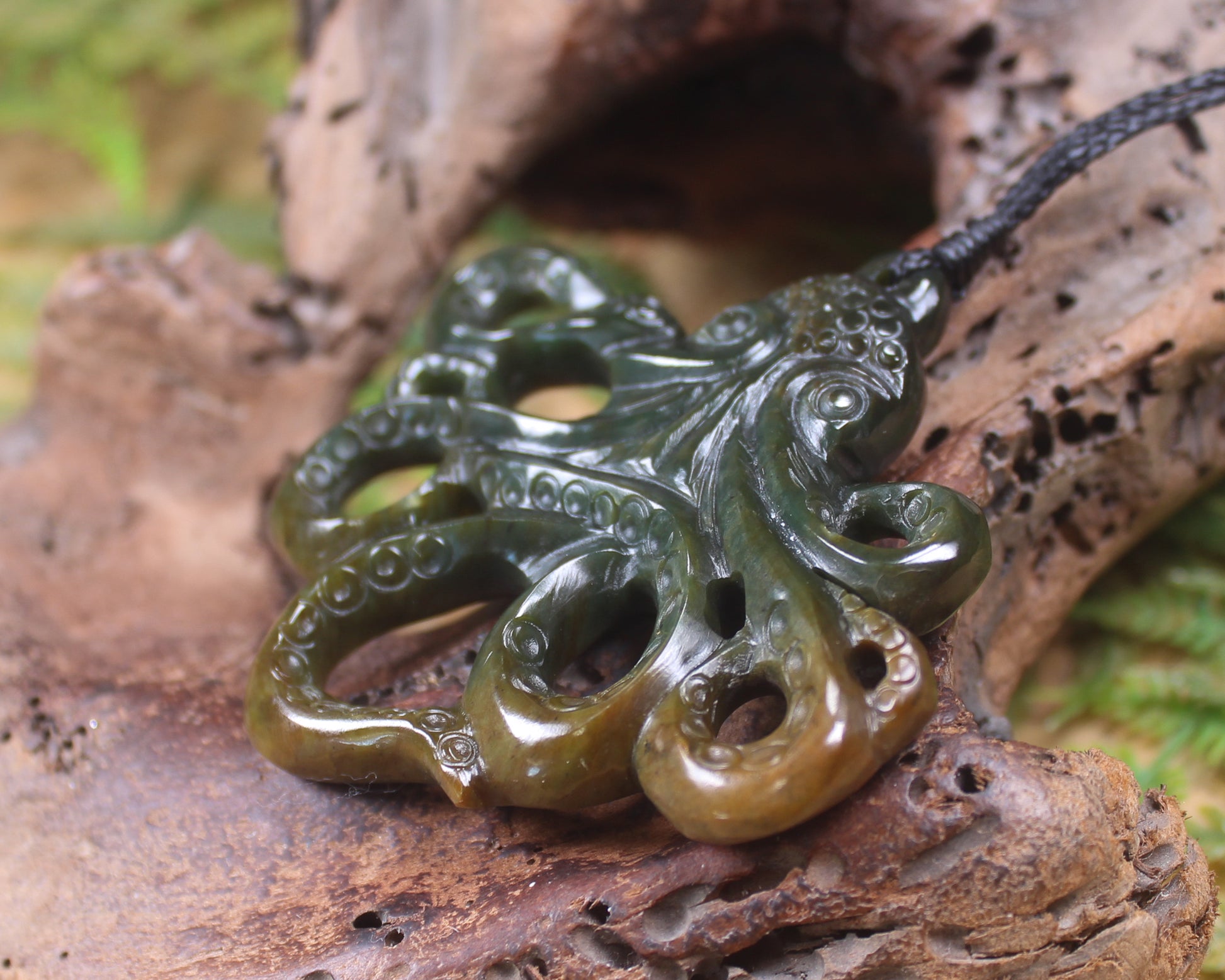 Te Wheke or Octopus Pendant carved from Totoweka Pounamu - NZ Greenstone