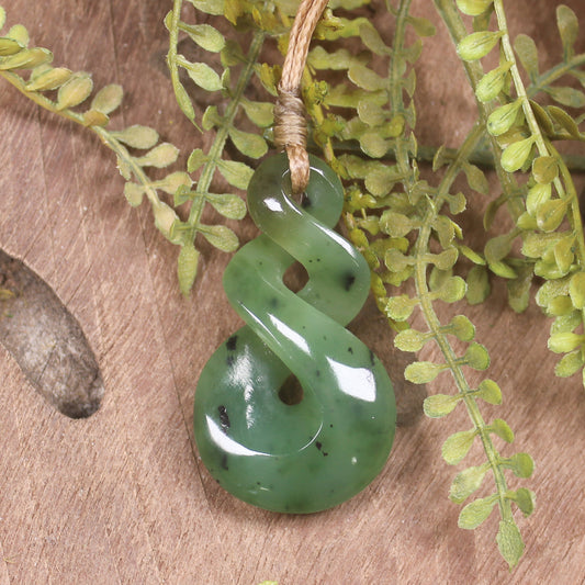 Twist or Pikorua carved from Hapopo Pounamu - NZ Greenstone
