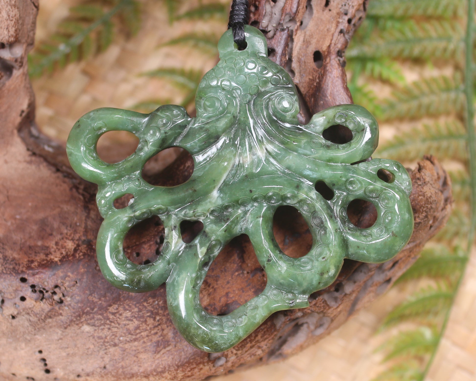 Te Wheke or Octopus Pendant carved from Hapopo Pounamu - NZ Greenstone
