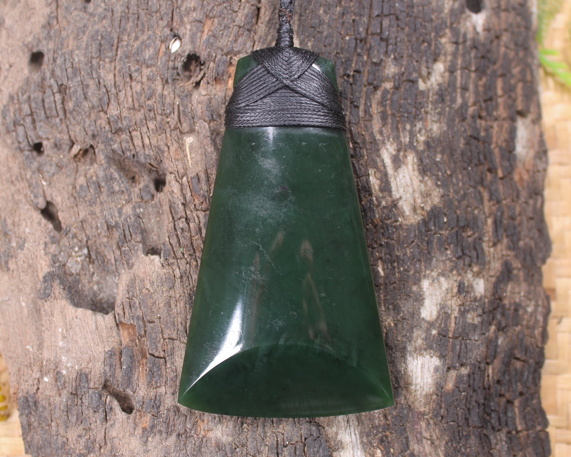 Kawakawa Pounamu Toki
