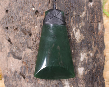 Kawakawa Pounamu Toki