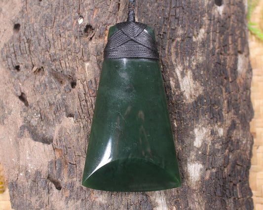 Kawakawa Pounamu Toki