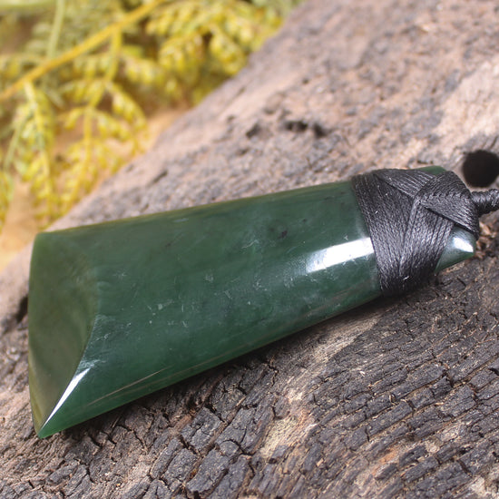 Kawakawa Pounamu Toki